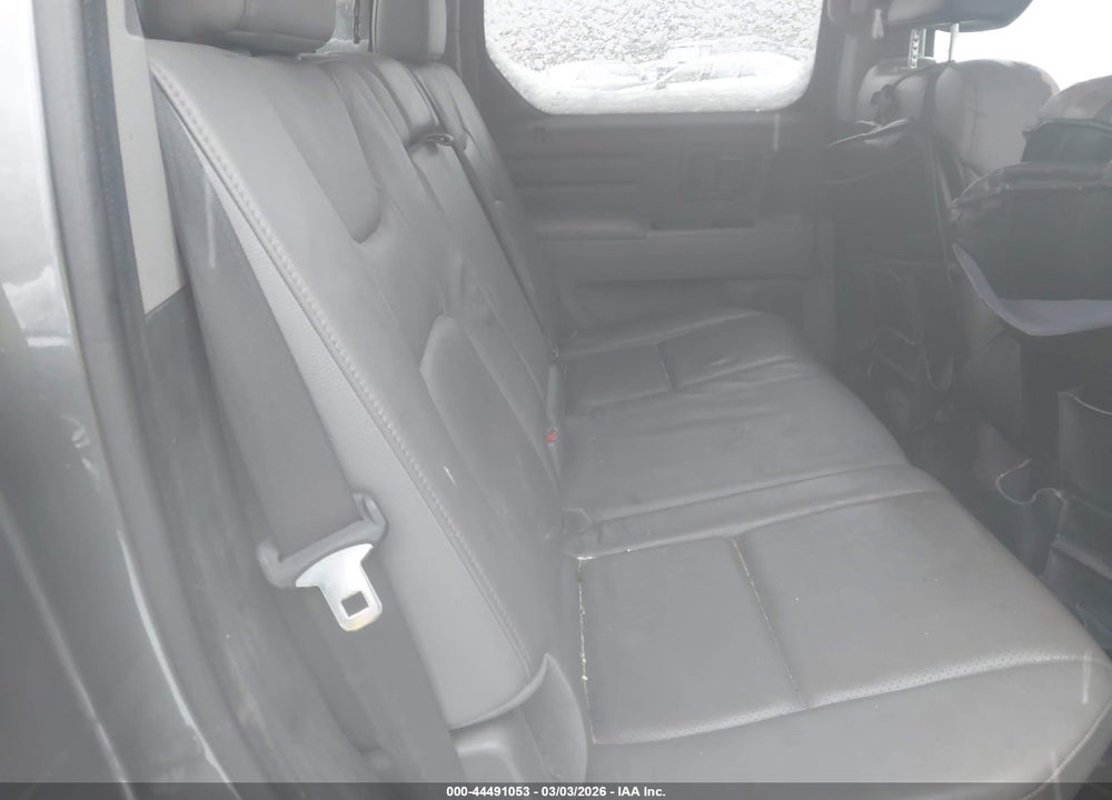 2011 HONDA RIDGELINE RTL VIN: 5FPYK1F58BB011197