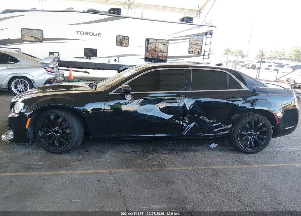 2017 CHRYSLER 300C VIN: 2C3CCAEG1HH566504