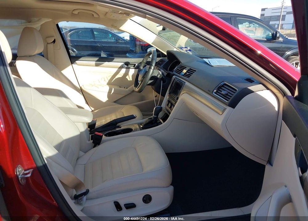 2018 VOLKSWAGEN PASSAT 2.0T SEL PREMIUM VIN: 1VWCA7A36JC025493