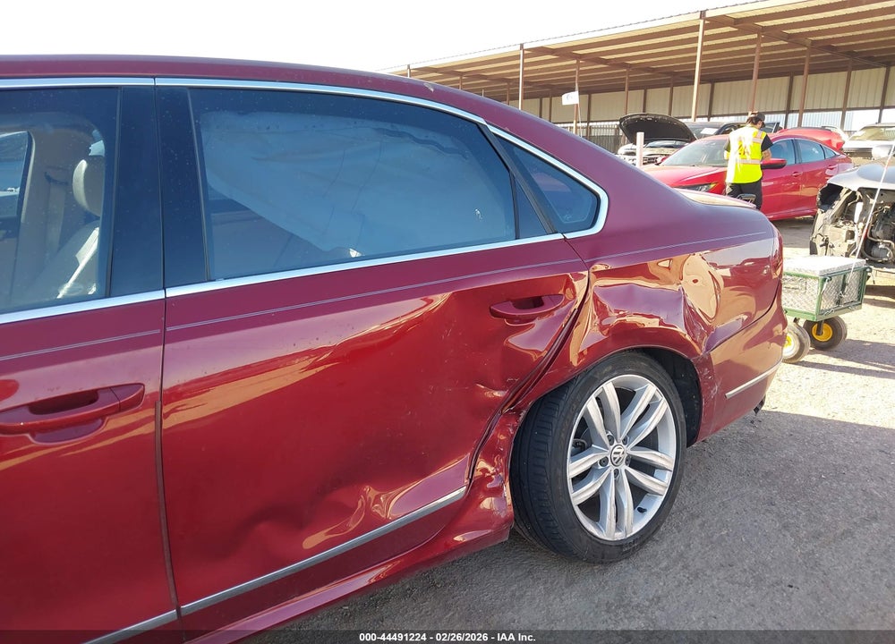 2018 VOLKSWAGEN PASSAT 2.0T SEL PREMIUM VIN: 1VWCA7A36JC025493