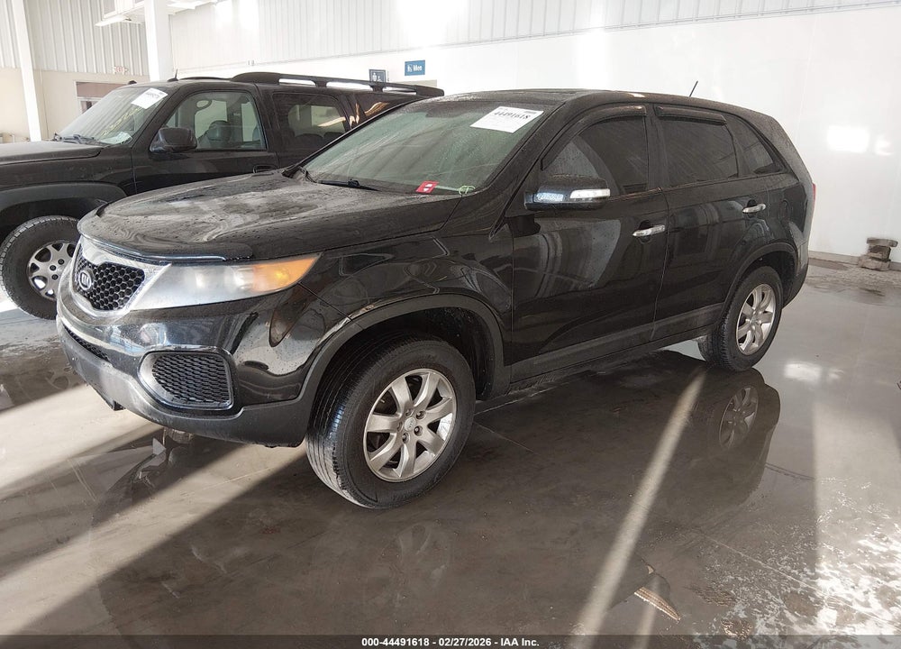2011 KIA SORENTO LX VIN: 5XYKT3A17BG008943