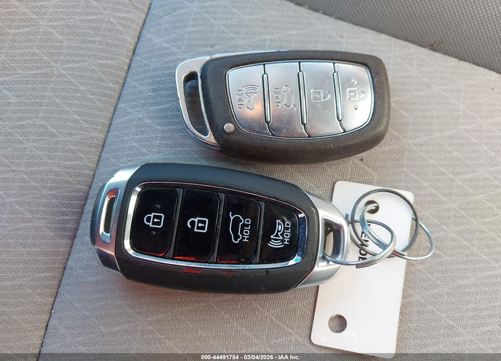 2017 HYUNDAI TUCSON SPORT VIN: KM8J3CA29HU383787