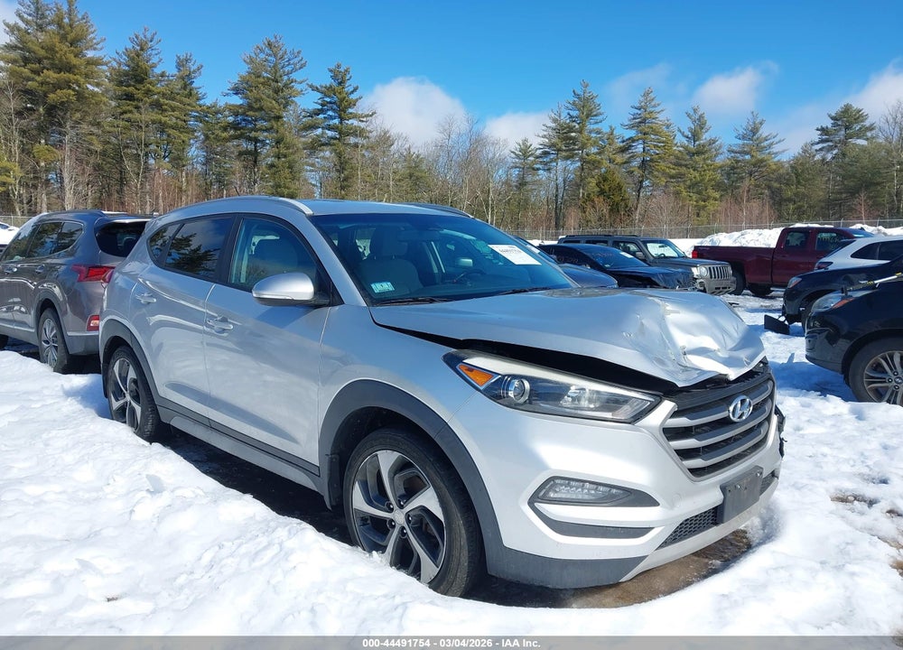 2017 HYUNDAI TUCSON SPORT VIN: KM8J3CA29HU383787