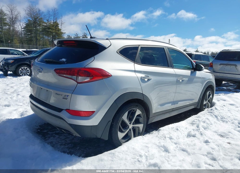2017 HYUNDAI TUCSON SPORT VIN: KM8J3CA29HU383787