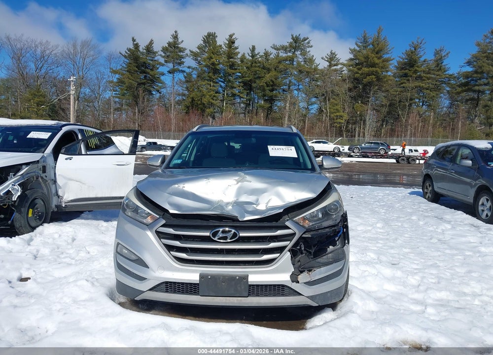 2017 HYUNDAI TUCSON SPORT VIN: KM8J3CA29HU383787