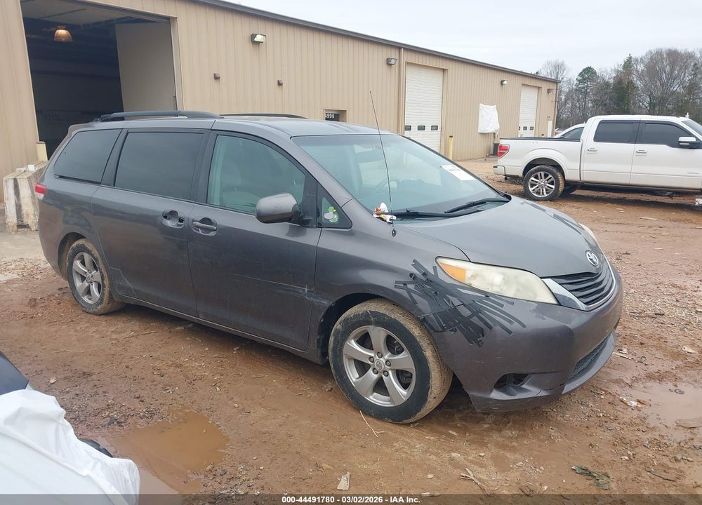 2011 TOYOTA SIENNA LE V6 VIN: 5TDKK3DC2BS101064