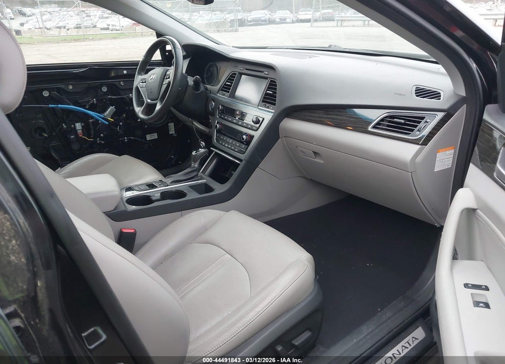2017 HYUNDAI SONATA PLUG-IN HYBRID LIMITED VIN: KMHE54L27HA071371