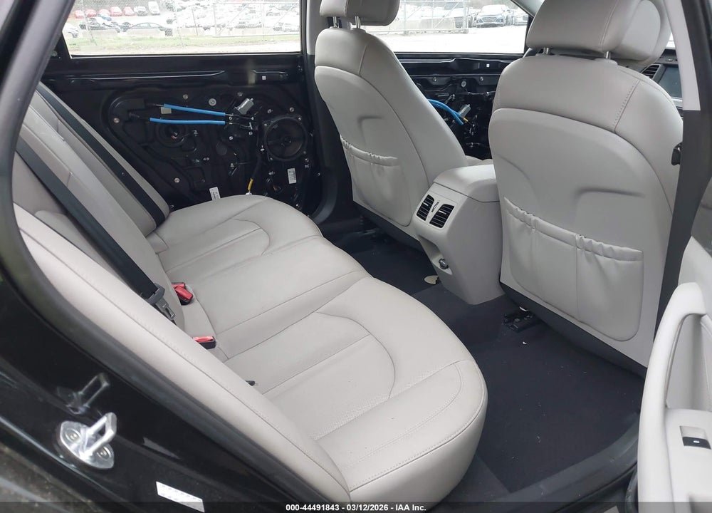 2017 HYUNDAI SONATA PLUG-IN HYBRID LIMITED VIN: KMHE54L27HA071371