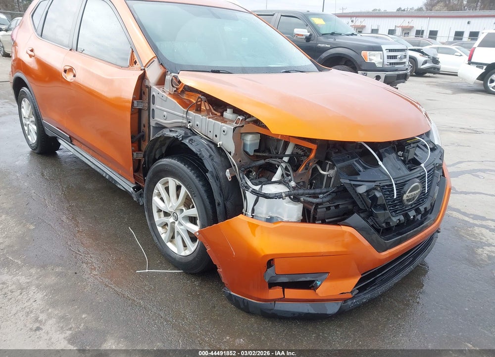 2018 NISSAN ROGUE SV VIN: JN8AT2MV5JW305168