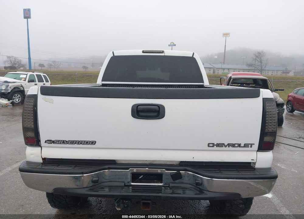 2005 CHEVROLET SILVERADO 2500HD LS VIN: 1GCHK23U45F945772