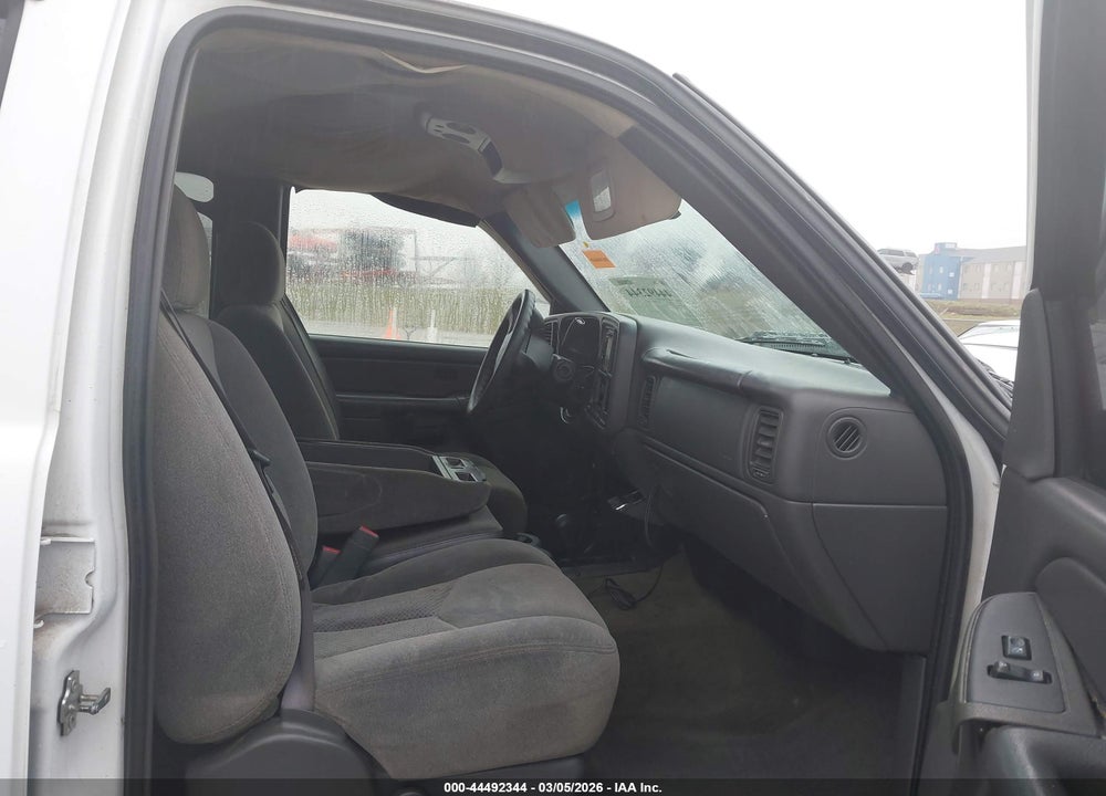 2005 CHEVROLET SILVERADO 2500HD LS VIN: 1GCHK23U45F945772