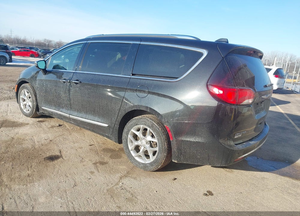 2018 CHRYSLER PACIFICA LIMITED VIN: 2C4RC1GG5JR233127