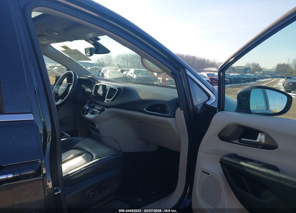 2018 CHRYSLER PACIFICA LIMITED VIN: 2C4RC1GG5JR233127