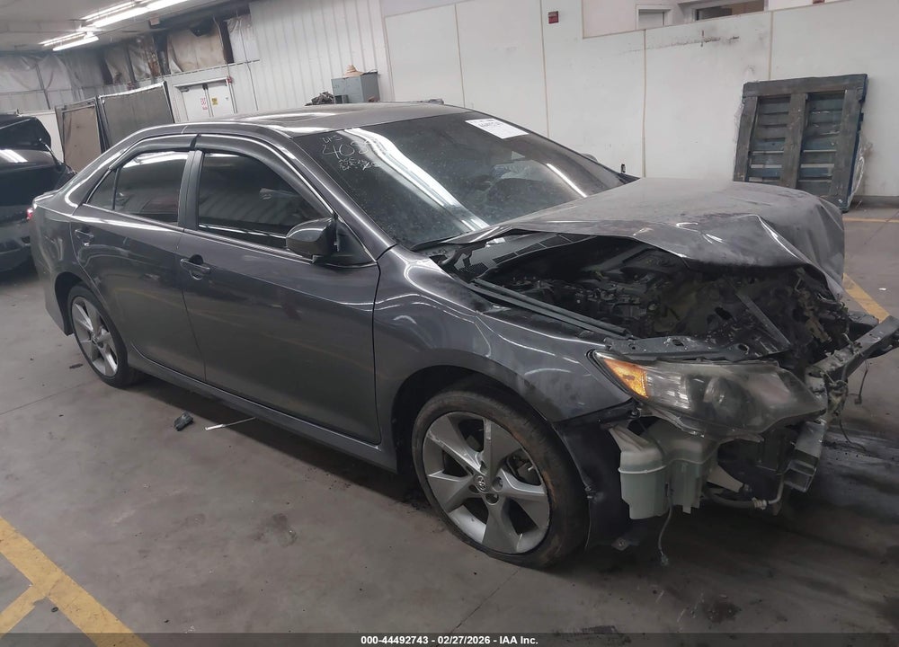 2013 TOYOTA CAMRY SE VIN: 4T1BF1FK7DU724042