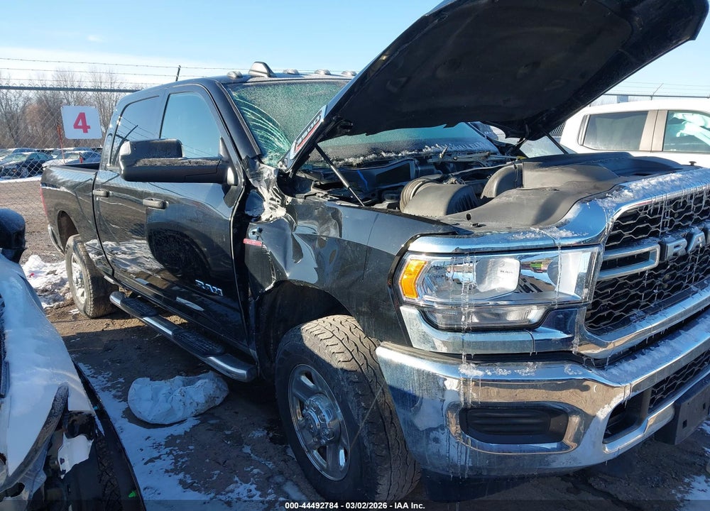 2022 RAM 3500 TRADESMAN  4X4 6'4 BOX VIN: 3C63R3CL2NG160367