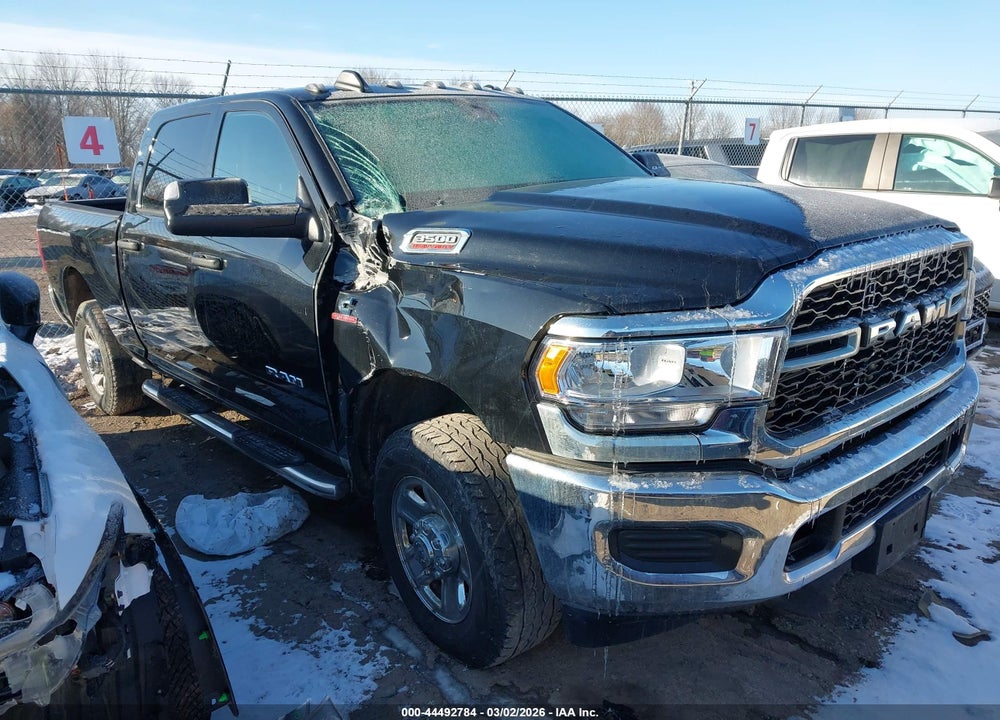 2022 RAM 3500 TRADESMAN  4X4 6'4 BOX VIN: 3C63R3CL2NG160367
