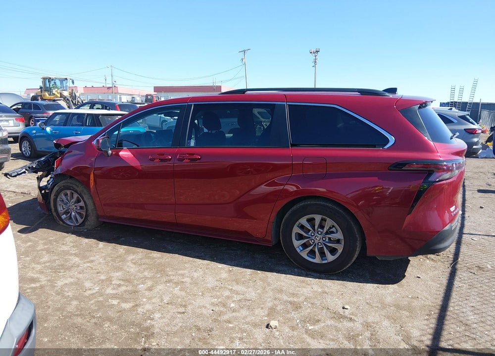 2026 TOYOTA SIENNA LE VIN: 5TDKSKFC3TS235543