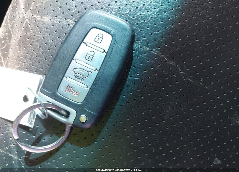 2011 KIA SORENTO SX V6 VIN: 5XYKWDA29BG067076