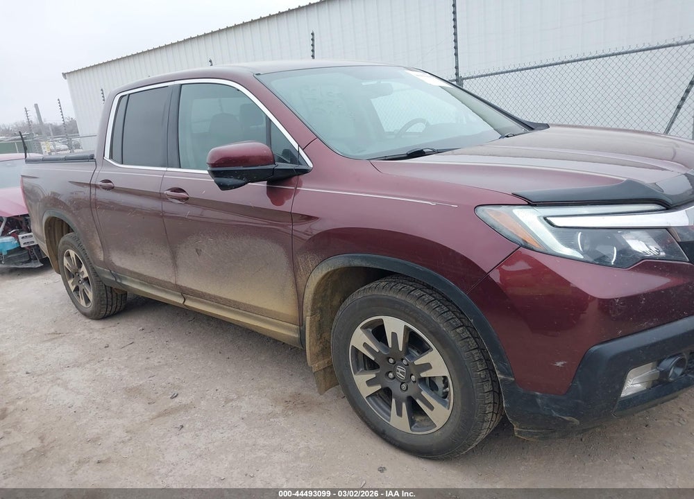 2017 HONDA RIDGELINE RTL-T VIN: 5FPYK3F61HB001947