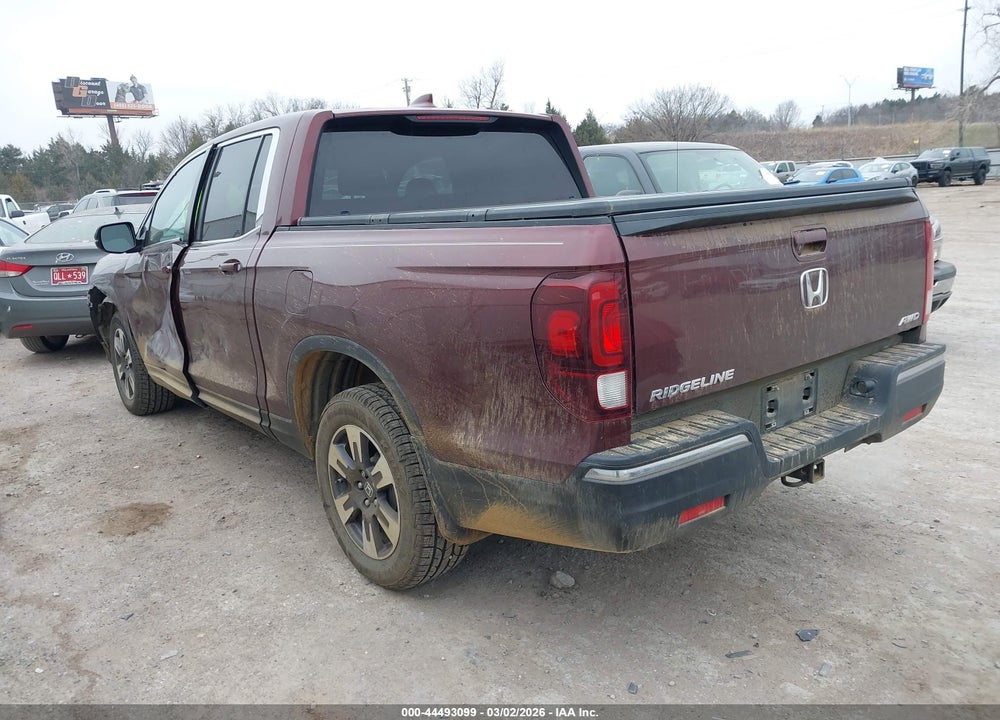 2017 HONDA RIDGELINE RTL-T VIN: 5FPYK3F61HB001947