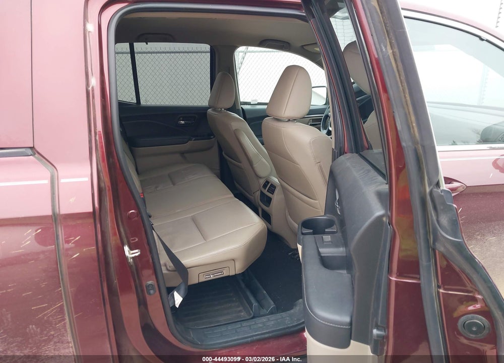 2017 HONDA RIDGELINE RTL-T VIN: 5FPYK3F61HB001947