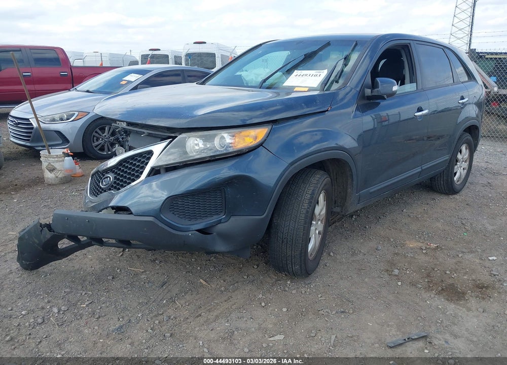2011 KIA SORENTO LX VIN: 5XYKT3A11BG133484