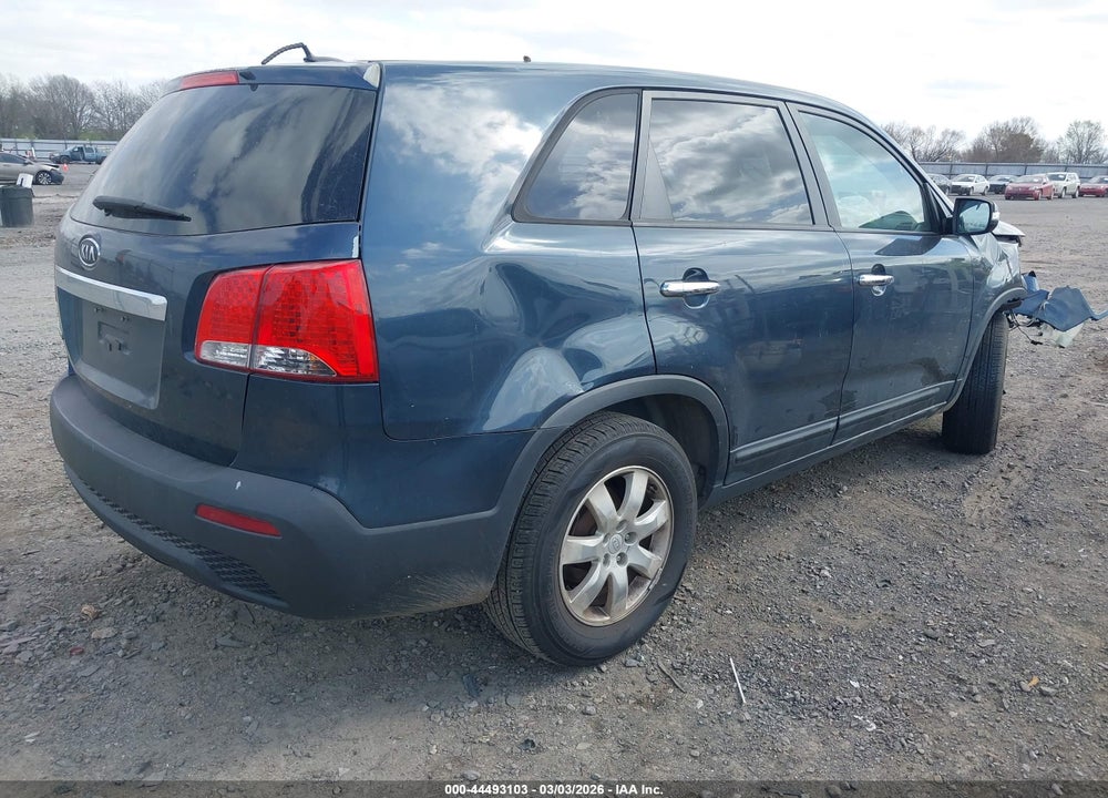 2011 KIA SORENTO LX VIN: 5XYKT3A11BG133484