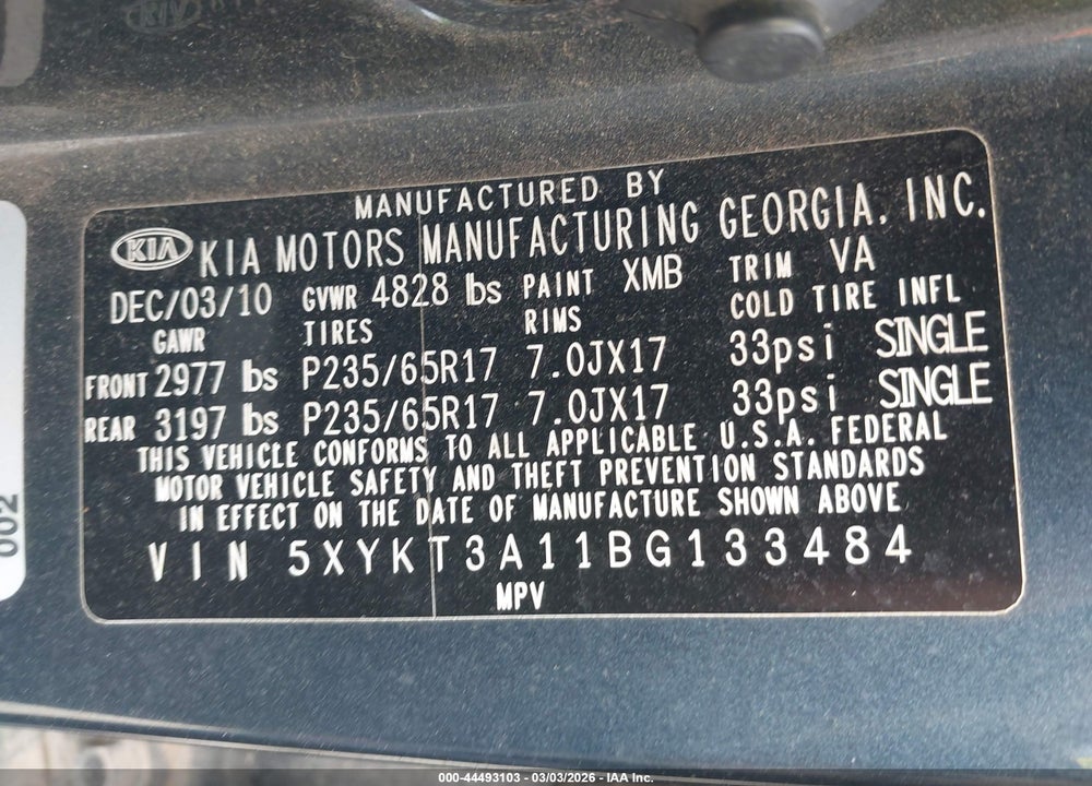 2011 KIA SORENTO LX VIN: 5XYKT3A11BG133484