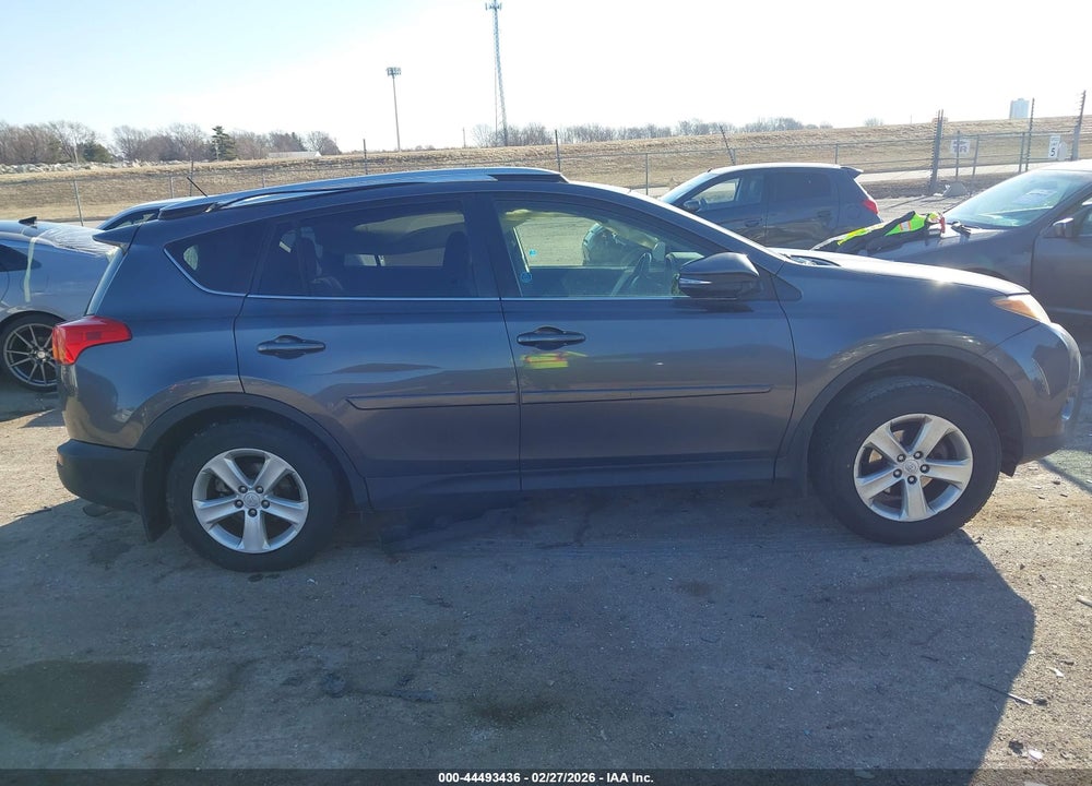 2014 TOYOTA RAV4 XLE VIN: JTMRFREV8EJ012753