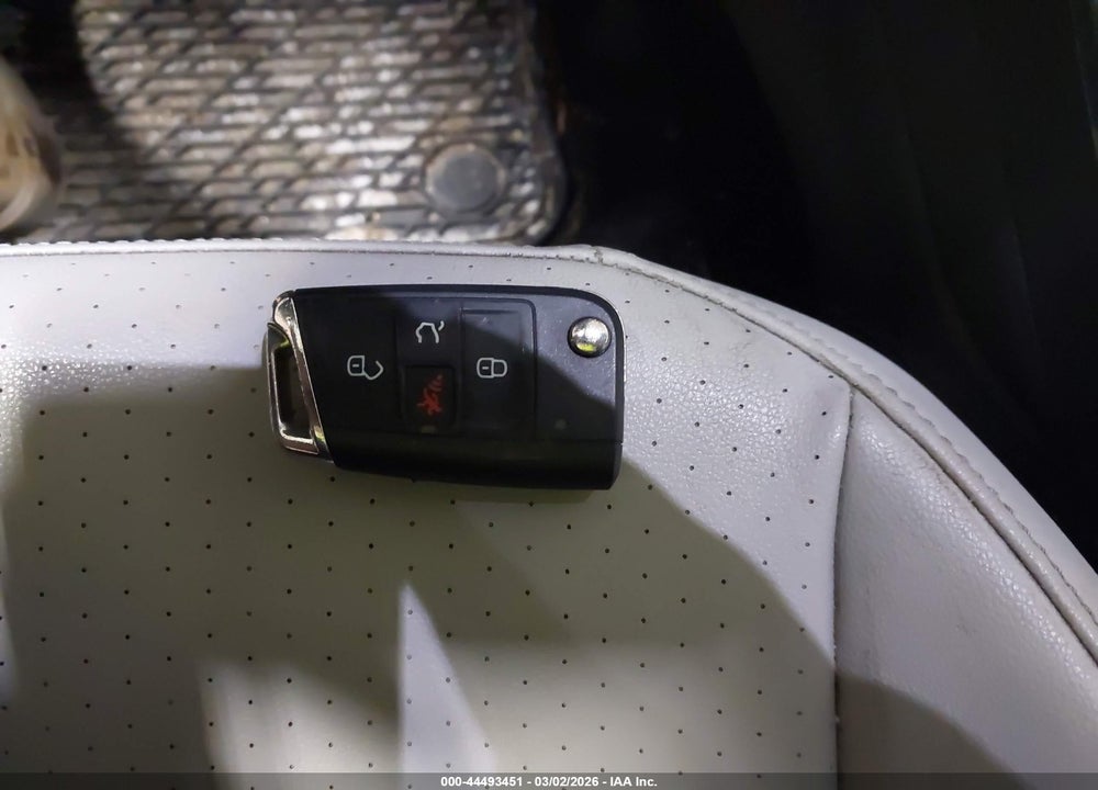 2018 VOLKSWAGEN TIGUAN 2.0T SE/2.0T SEL VIN: 3VV3B7AX7JM149517
