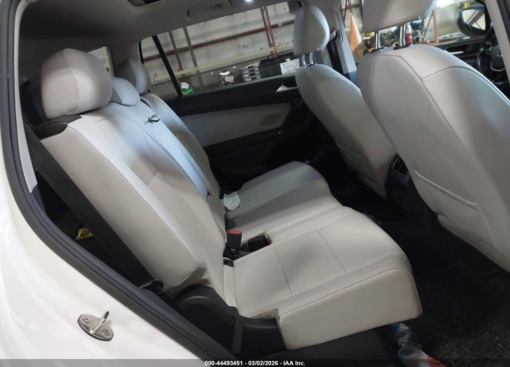 2018 VOLKSWAGEN TIGUAN 2.0T SE/2.0T SEL VIN: 3VV3B7AX7JM149517