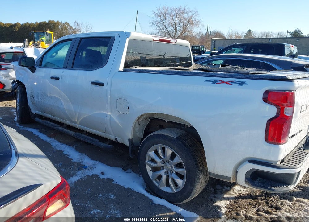 2021 CHEVROLET SILVERADO 1500 4WD  SHORT BED CUSTOM VIN: 3GCPYBEK5MG281243