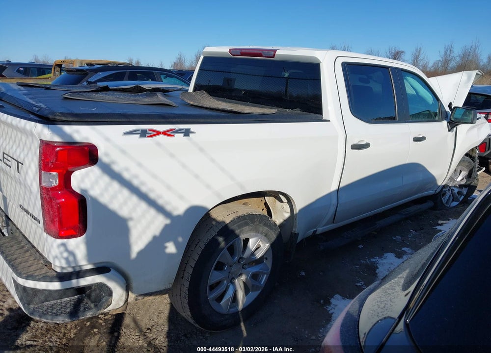 2021 CHEVROLET SILVERADO 1500 4WD  SHORT BED CUSTOM VIN: 3GCPYBEK5MG281243