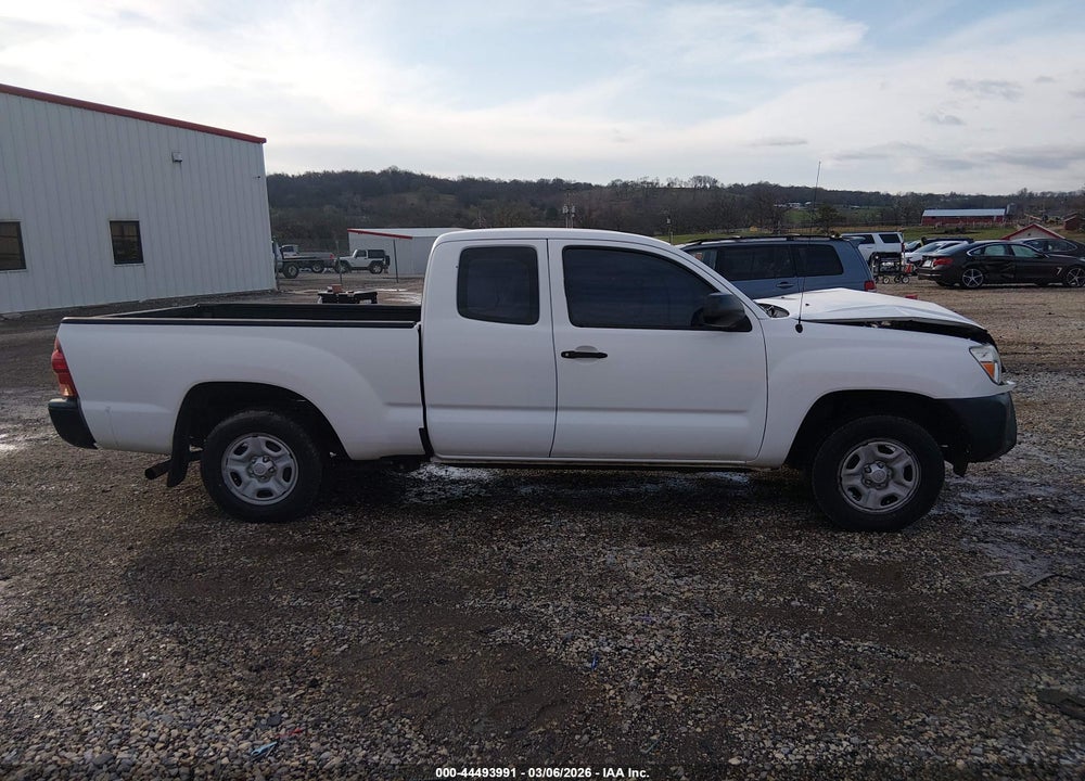 2015 TOYOTA TACOMA VIN: 5TFTX4CN2FX052155