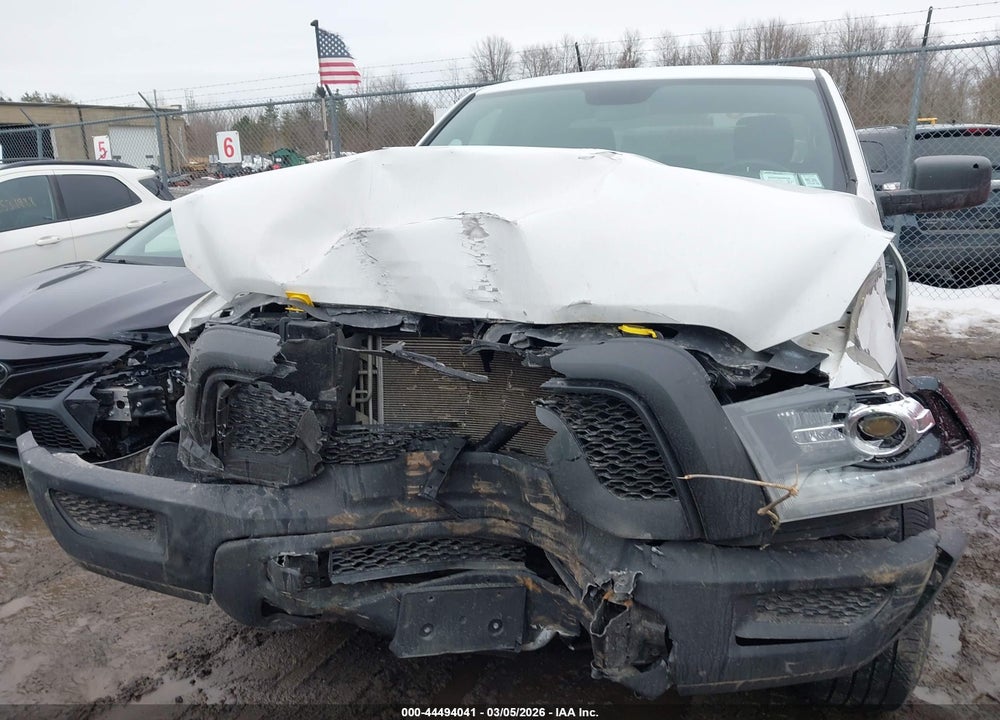 2022 RAM 1500 CLASSIC WARLOCK  4X4 6'4 BOX VIN: 1C6RR7GGXNS190739
