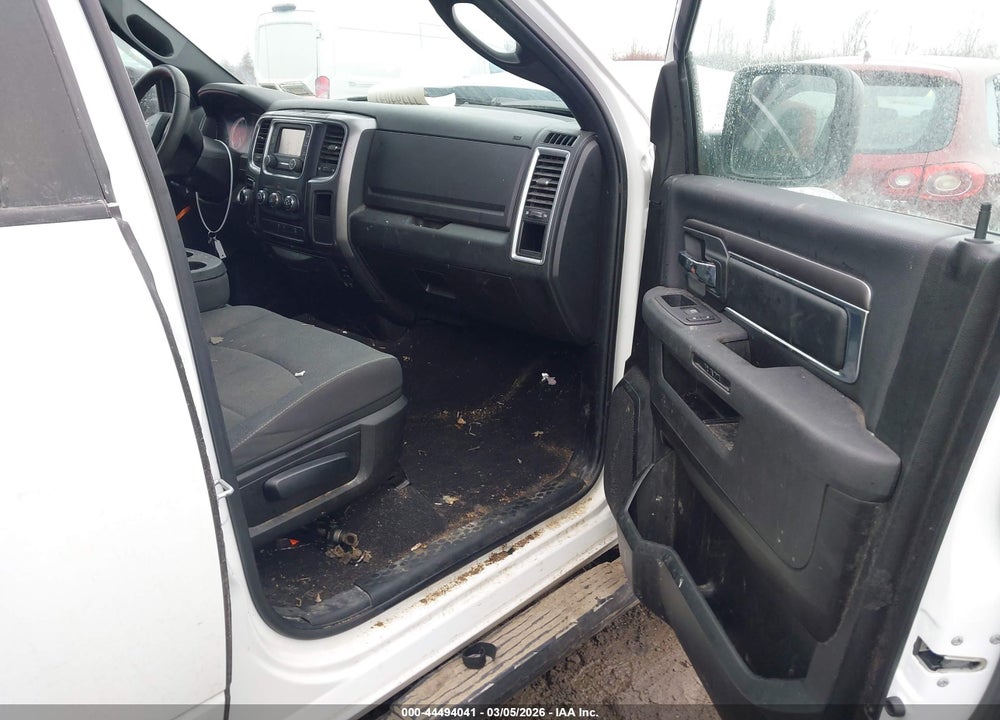 2022 RAM 1500 CLASSIC WARLOCK  4X4 6'4 BOX VIN: 1C6RR7GGXNS190739