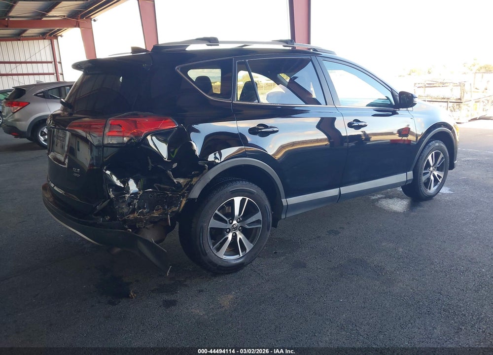 2016 TOYOTA RAV4 XLE VIN: 2T3RFREV2GW482068