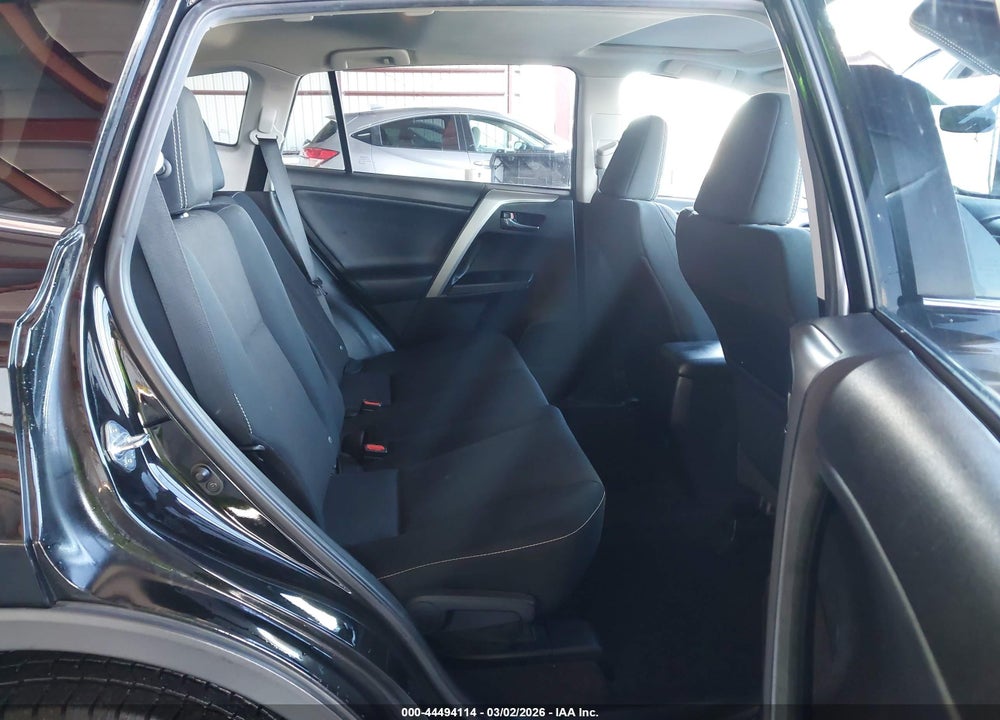2016 TOYOTA RAV4 XLE VIN: 2T3RFREV2GW482068