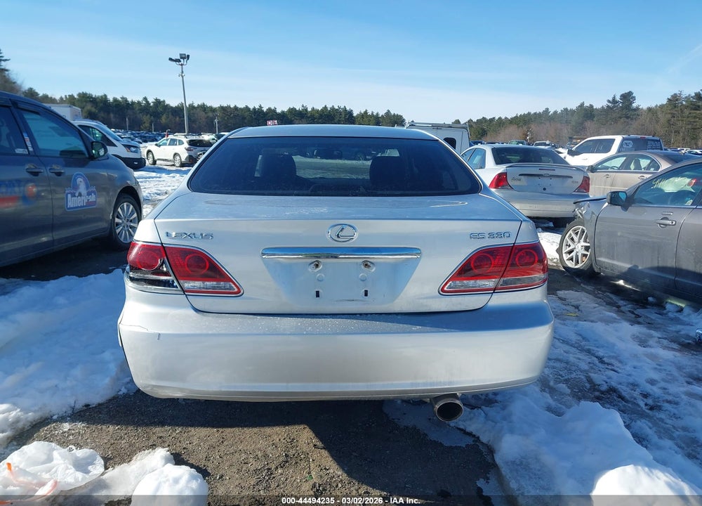 2005 LEXUS ES 330 VIN: JTHBA30G955113586