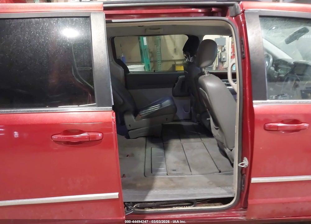 2010 CHRYSLER TOWN & COUNTRY TOURING VIN: 2A4RR5D11AR104365