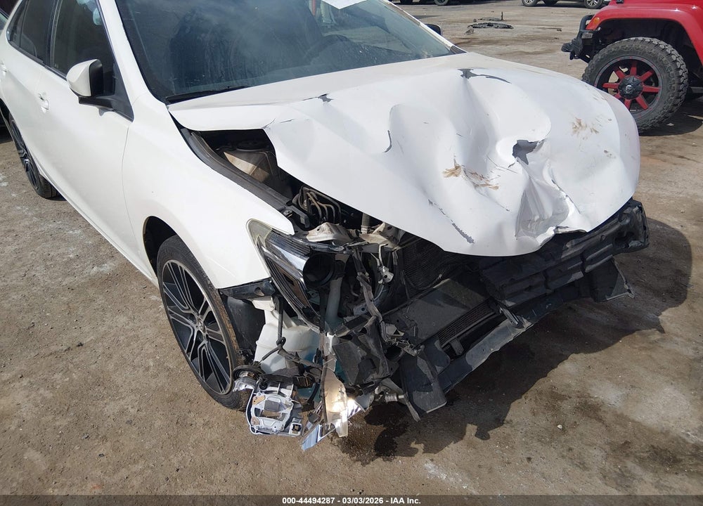 2016 TOYOTA CAMRY SE VIN: 4T1BF1FK1GU180464