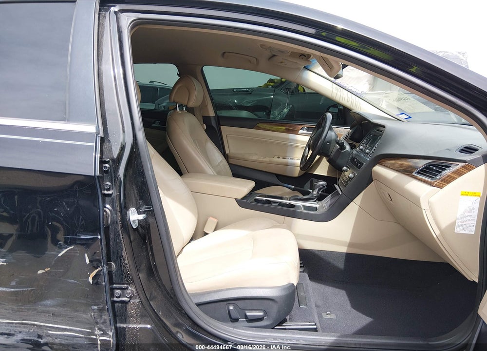 2016 HYUNDAI SONATA HYBRID LIMITED VIN: KMHE34L19GA017629