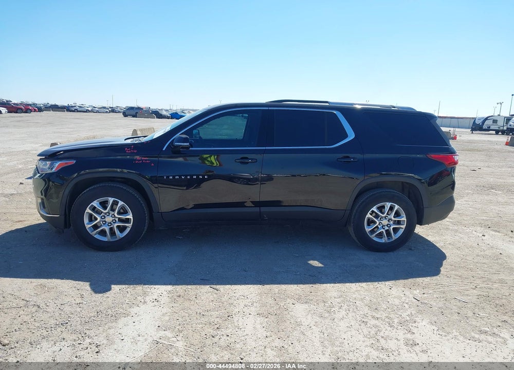 2018 CHEVROLET TRAVERSE 1LT VIN: 1GNERGKW8JJ137079