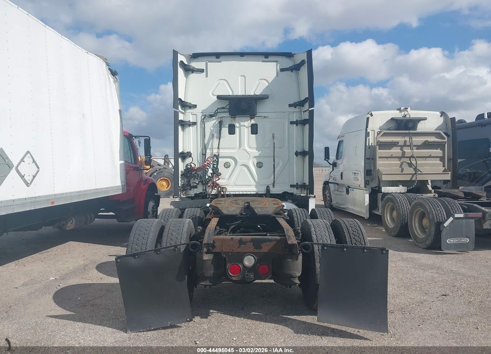 2014 FREIGHTLINER CASCADIA 125 VIN: 3AKJGLD53ESFX2869