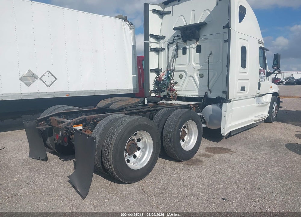 2014 FREIGHTLINER CASCADIA 125 VIN: 3AKJGLD53ESFX2869