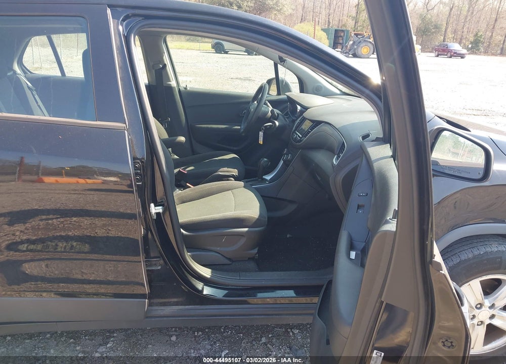 2019 CHEVROLET TRAX LS VIN: 3GNCJKSB8KL368668