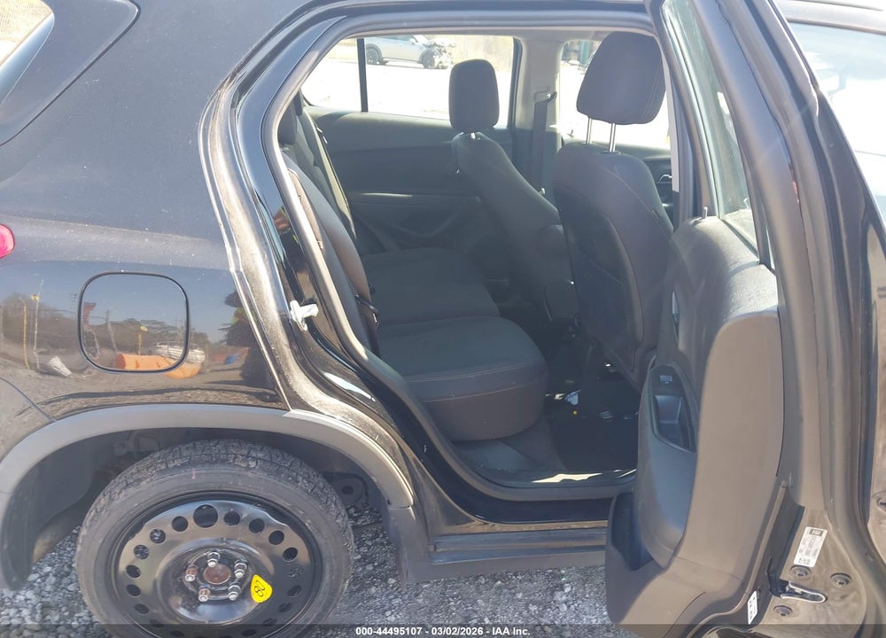 2019 CHEVROLET TRAX LS VIN: 3GNCJKSB8KL368668