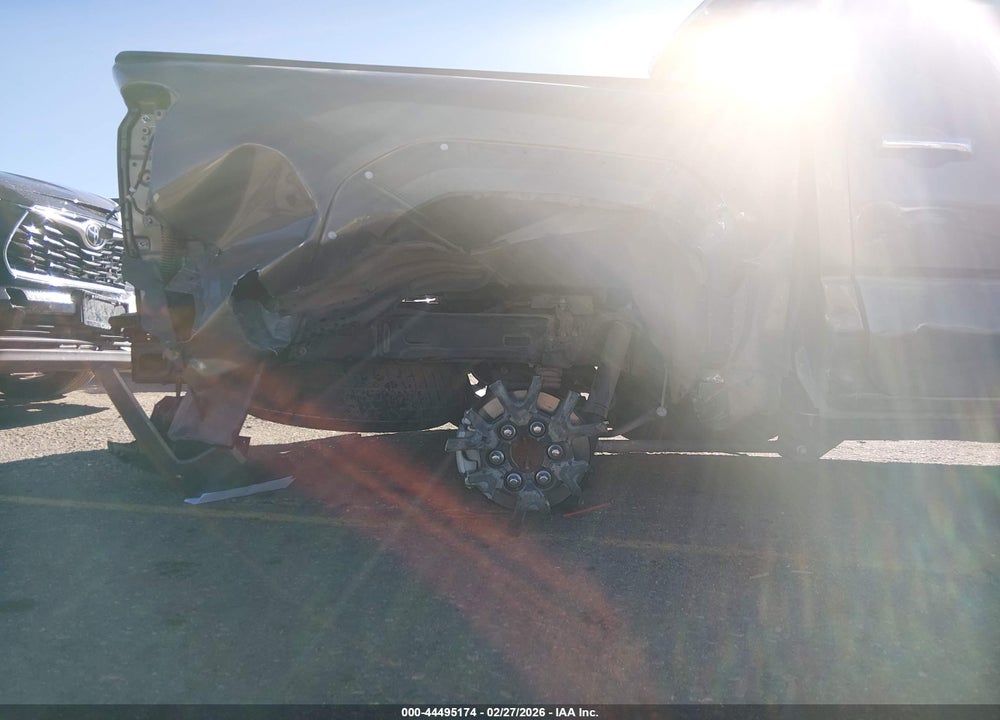2025 TOYOTA TACOMA LIMITED VIN: 3TMLB5JN1SM128620