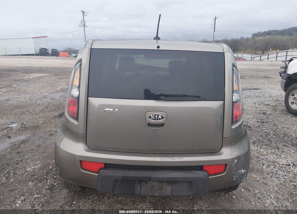 2010 KIA SOUL + VIN: KNDJT2A2XA7038402