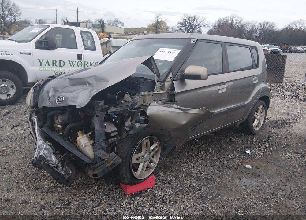 2010 KIA SOUL + VIN: KNDJT2A2XA7038402